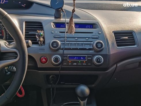 Honda Civic 2008 красный - фото 16