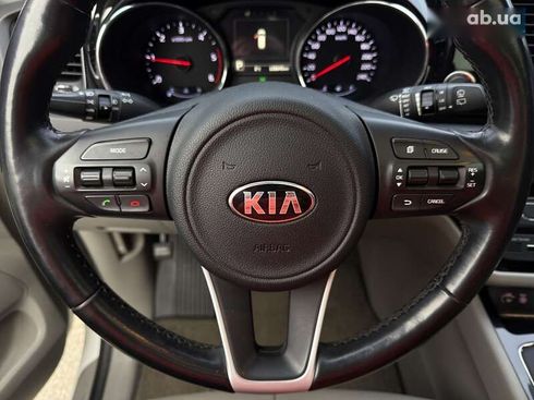 Kia Carnival 2016 - фото 19