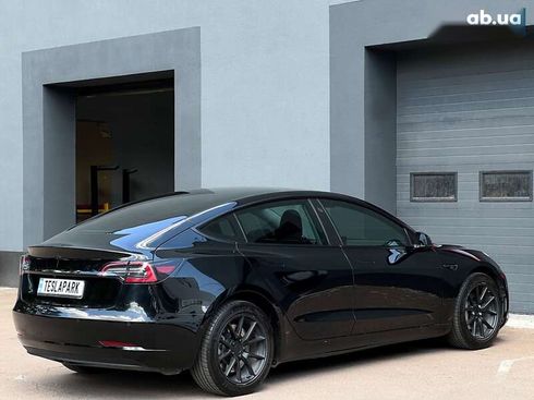 Tesla Model 3 2021 - фото 9