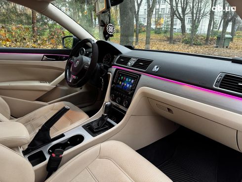Volkswagen Passat 2012 белый - фото 33