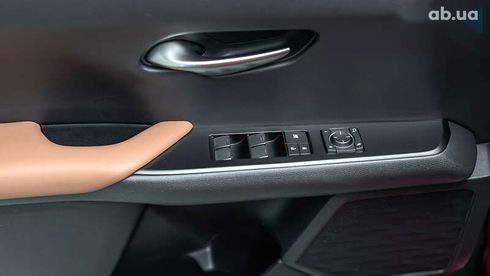 Lexus UX 2019 - фото 16