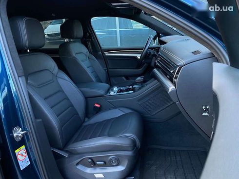 Volkswagen Touareg 2022 - фото 30