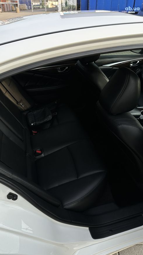 Infiniti Q50 2018 белый - фото 5