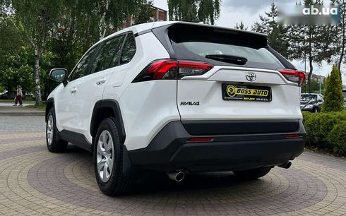 Toyota RAV4 2020 - фото 5