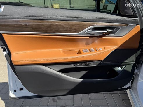 BMW 7 серия 2019 белый - фото 26