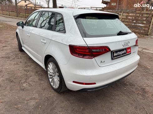 Audi A3 2016 белый - фото 8