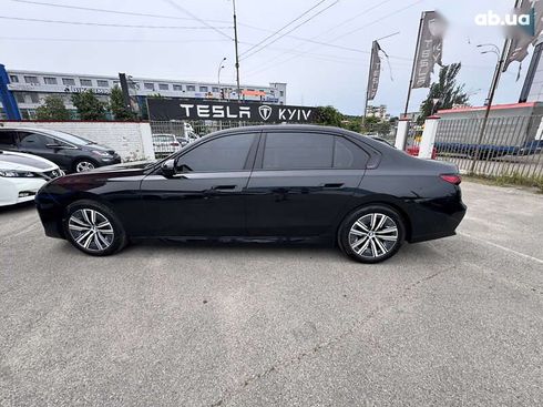 BMW i7 2023 - фото 18