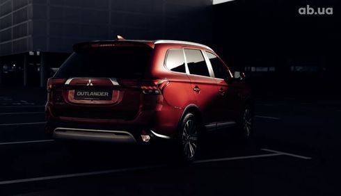 Mitsubishi Outlander 2021 - фото 3