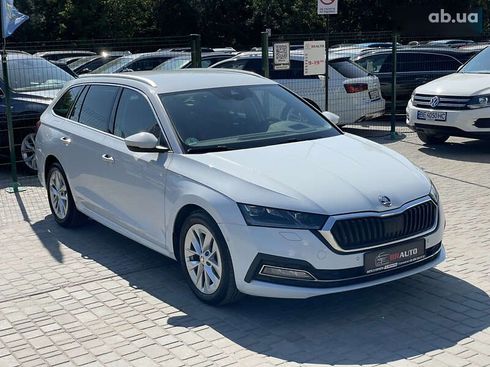 Skoda Octavia 2020 - фото 10