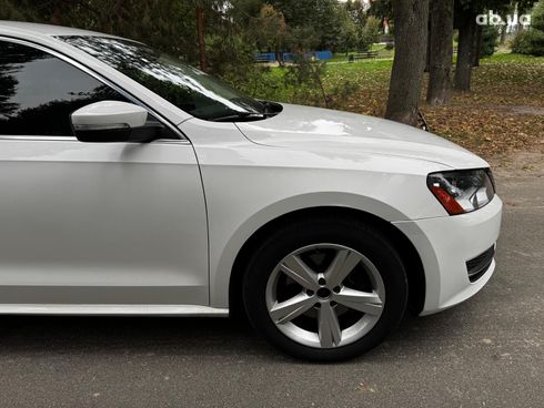 Volkswagen Passat 2012 белый - фото 5