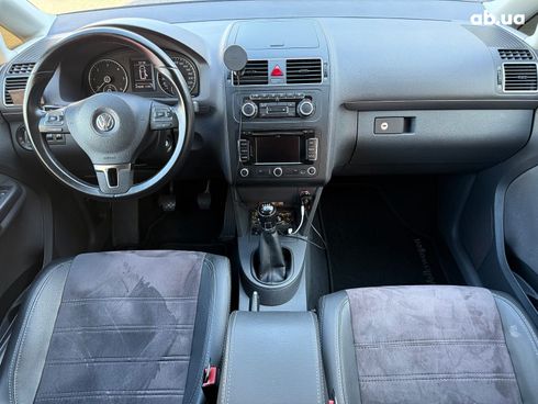 Volkswagen Touran 2010 серый - фото 14