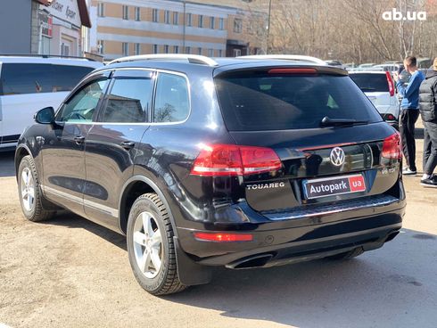 Volkswagen Touareg 2013 черный - фото 7