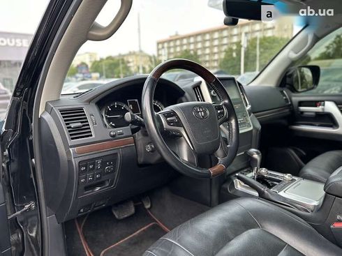 Toyota Land Cruiser 2019 - фото 19