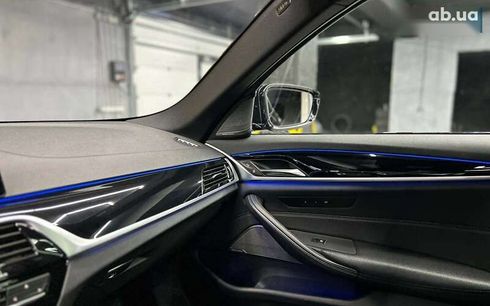BMW 5 серия 2018 - фото 19