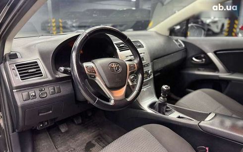 Toyota Avensis Verso 2013 - фото 8