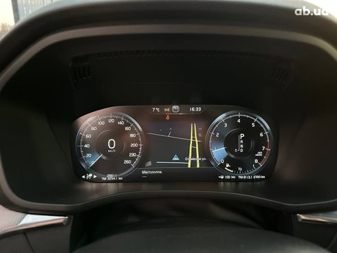 Volvo XC60 2019 - фото 6