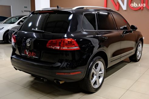 Volkswagen Touareg 2016 черный - фото 3