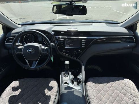 Toyota Camry 2020 - фото 24