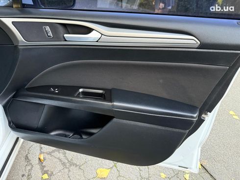 Ford Fusion 2017 белый - фото 21