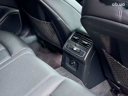 Audi A4 2020 - фото 24
