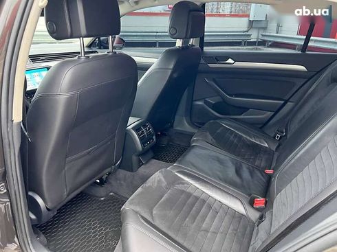 Volkswagen Passat 2018 - фото 21