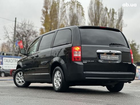 Chrysler Voyager 2010 черный - фото 7