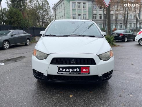 Mitsubishi Colt 2010 белый - фото 8