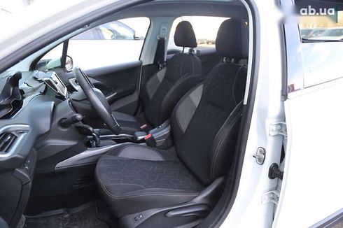 Peugeot 2008 2017 - фото 11