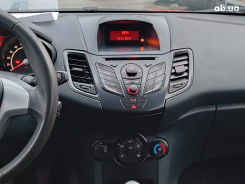 Ford Fiesta 2012 красный - фото 26