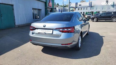 Skoda Superb 2019 - фото 23