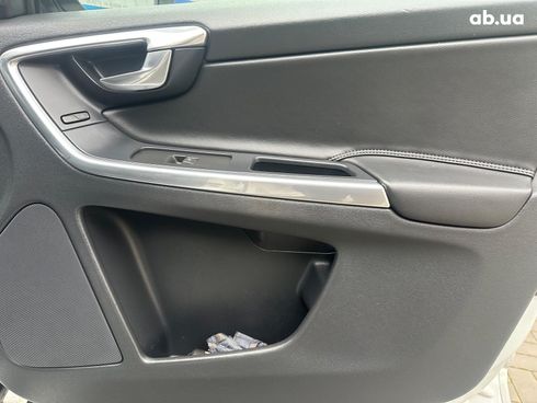 Volvo XC60 2015 белый - фото 24