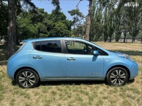 Nissan Leaf 2016 голубой - фото 10