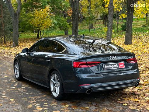 Audi A5 2017 серый - фото 9