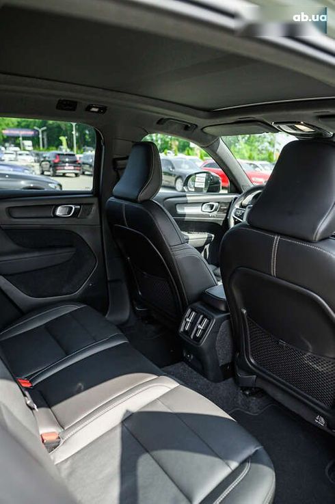 Volvo XC40 2021 - фото 23