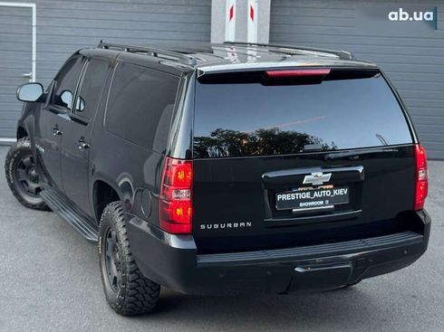Chevrolet Suburban 2011 - фото 29