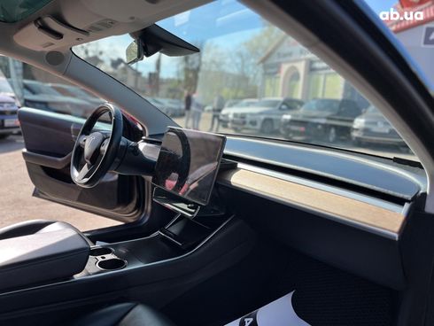 Tesla Model 3 2018 красный - фото 34