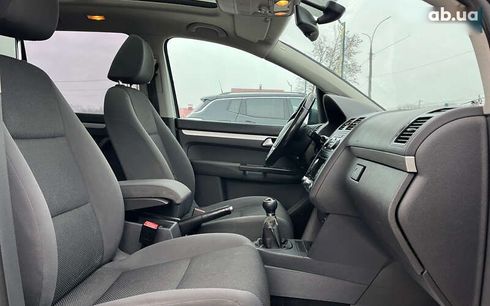 Volkswagen Touran 2011 - фото 25