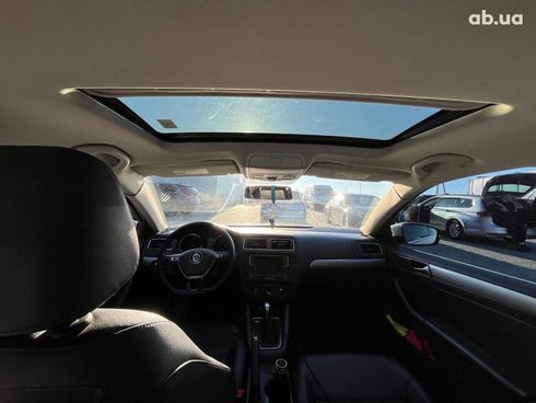 Volkswagen Jetta 2016 белый - фото 8