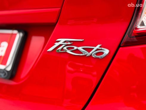 Ford Fiesta 2016 красный - фото 9