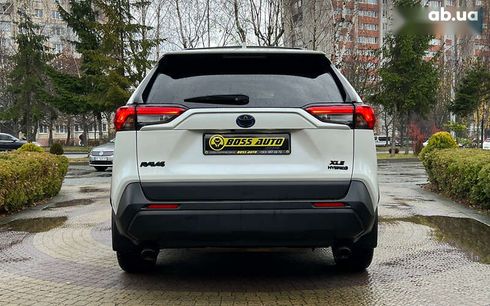 Toyota RAV4 2021 - фото 6