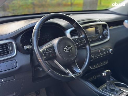 Kia Sorento 2016 серый - фото 13