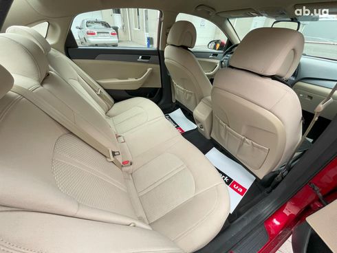 Hyundai Sonata 2017 красный - фото 20