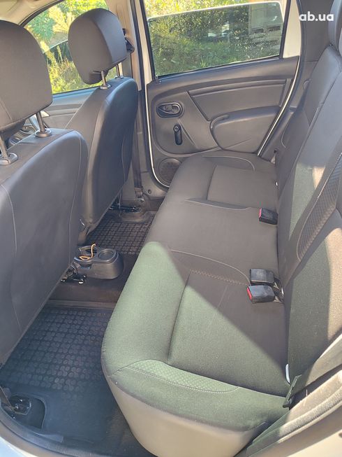 Dacia Duster 2016 белый - фото 2