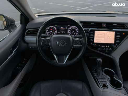 Toyota Camry 2020 черный - фото 12