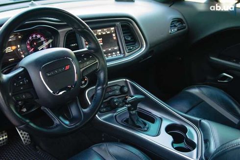 Dodge Challenger 2017 - фото 23