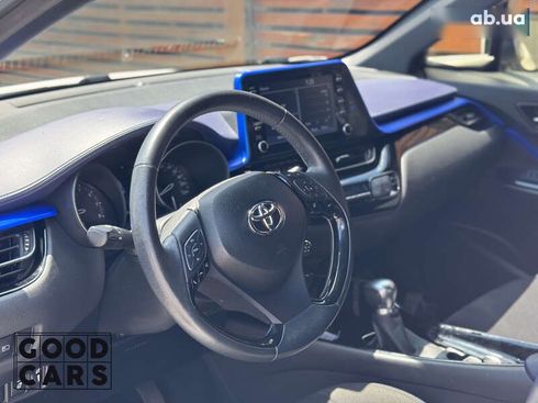 Toyota C-HR 2020 - фото 16