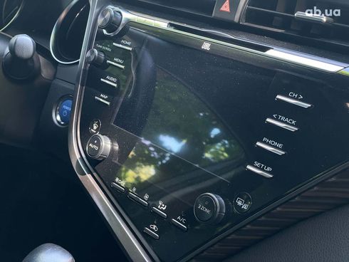 Toyota Camry 2019 белый - фото 22