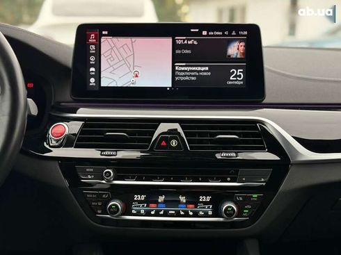 BMW M5 2022 - фото 23