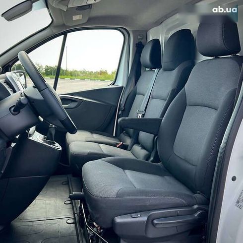 Renault Trafic 2021 - фото 19
