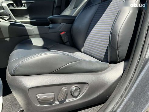 Toyota RAV4 2020 - фото 29